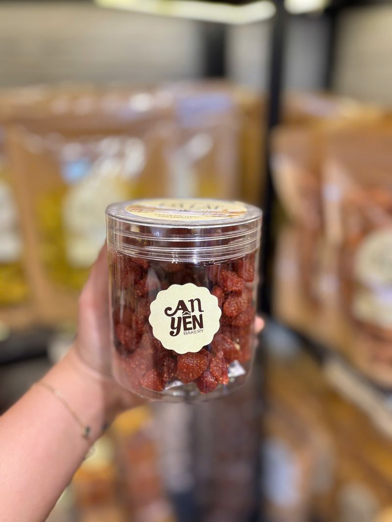 Dâu tây sấy dẻo - hũ lớn